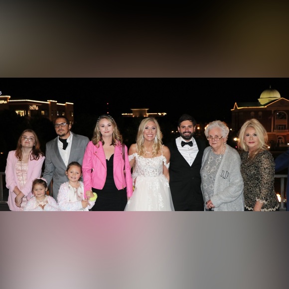 Meet your Posher, Belinda - Picture 2 of 16